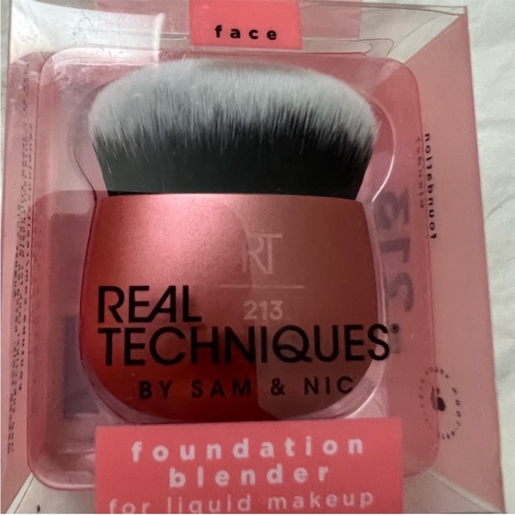 Real Techniques Makeup New Real Techniques Handless Oval Foundation